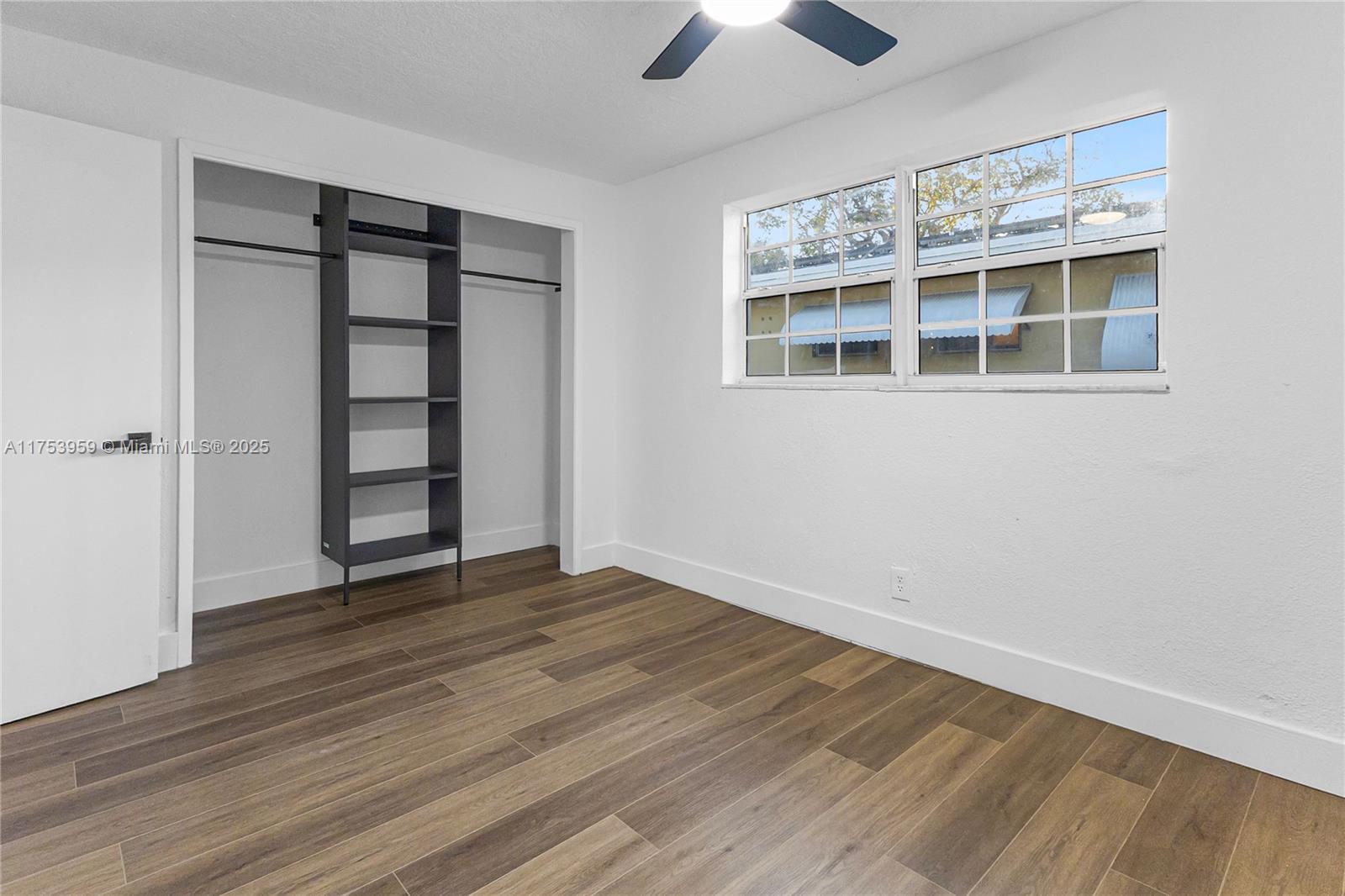 SANDERS PARK - Residential