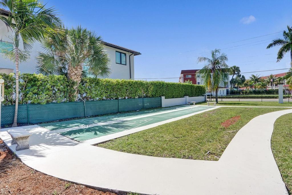 CASA PARADISO CO-OP - Residential