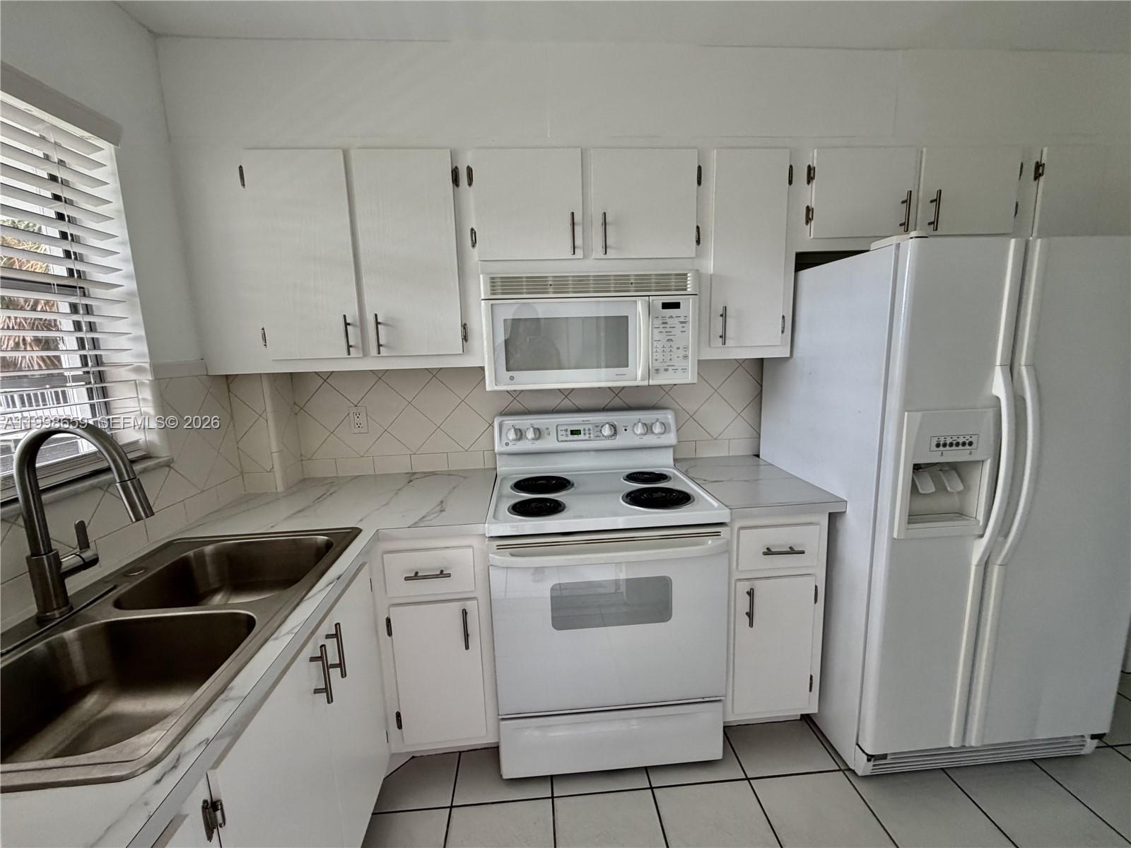 CASA PARADISO CO-OP - Residential