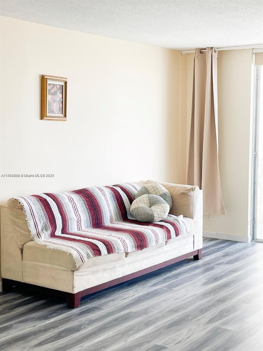 IMPERIAL TOWERS CONDO - Residential