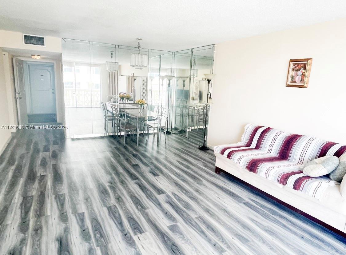 IMPERIAL TOWERS CONDO - Residential