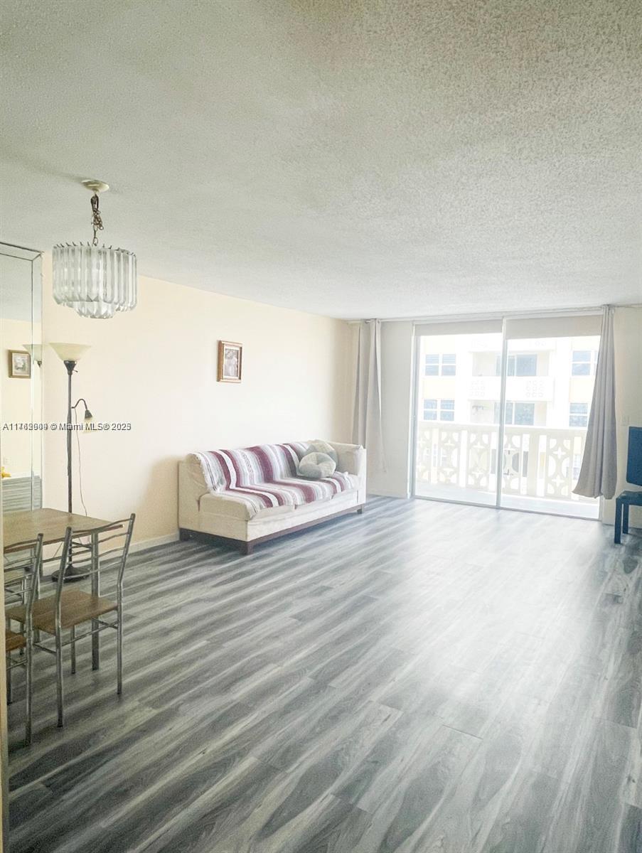 IMPERIAL TOWERS CONDO - Residential