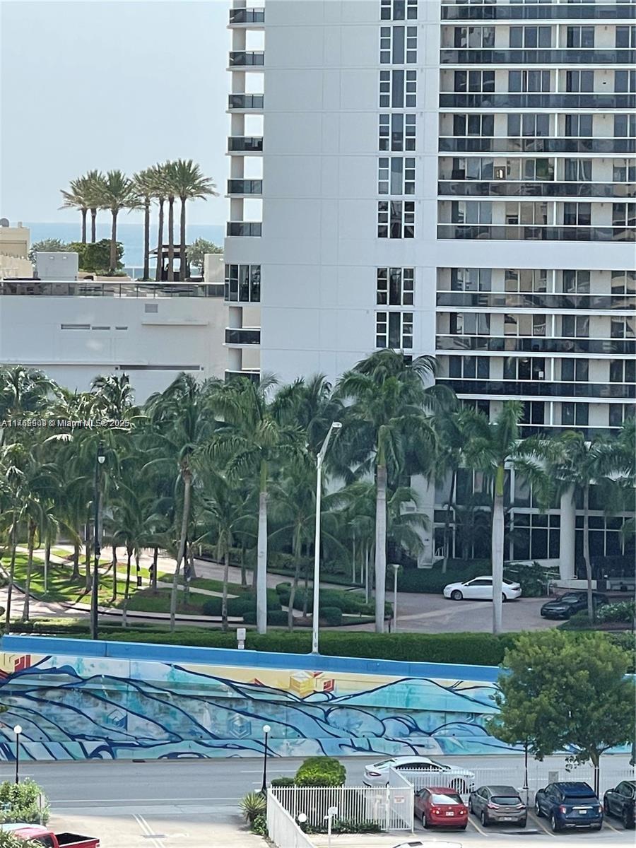 IMPERIAL TOWERS CONDO - Residential