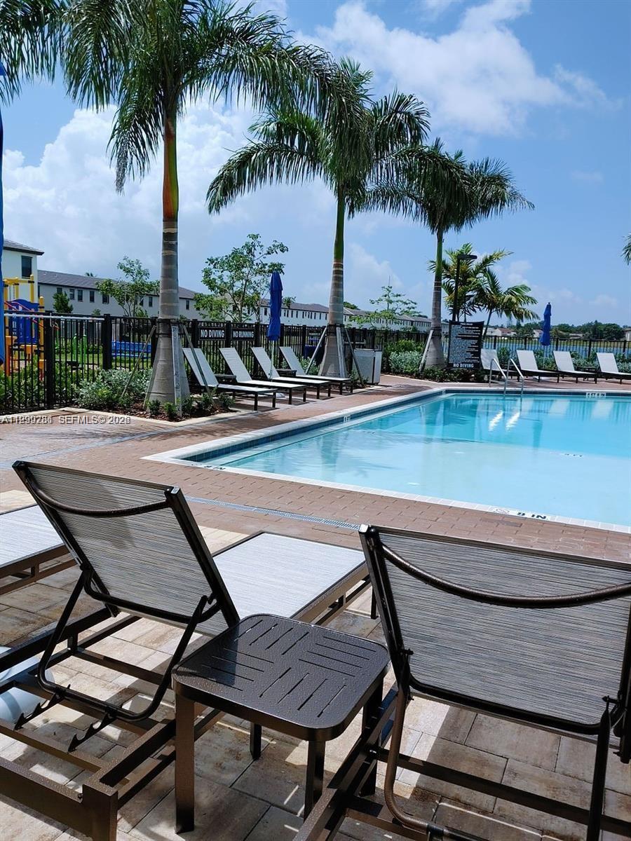 VIA VENTURA NEIGHBORHOOD - Residential