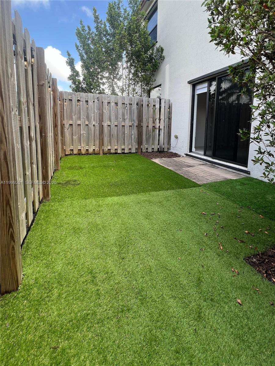 VIA VENTURA NEIGHBORHOOD - Residential