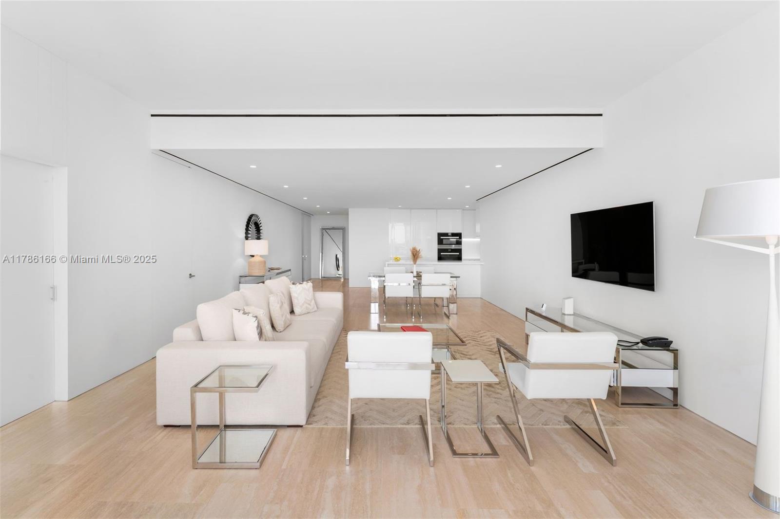 9001 Collins Ave S-406