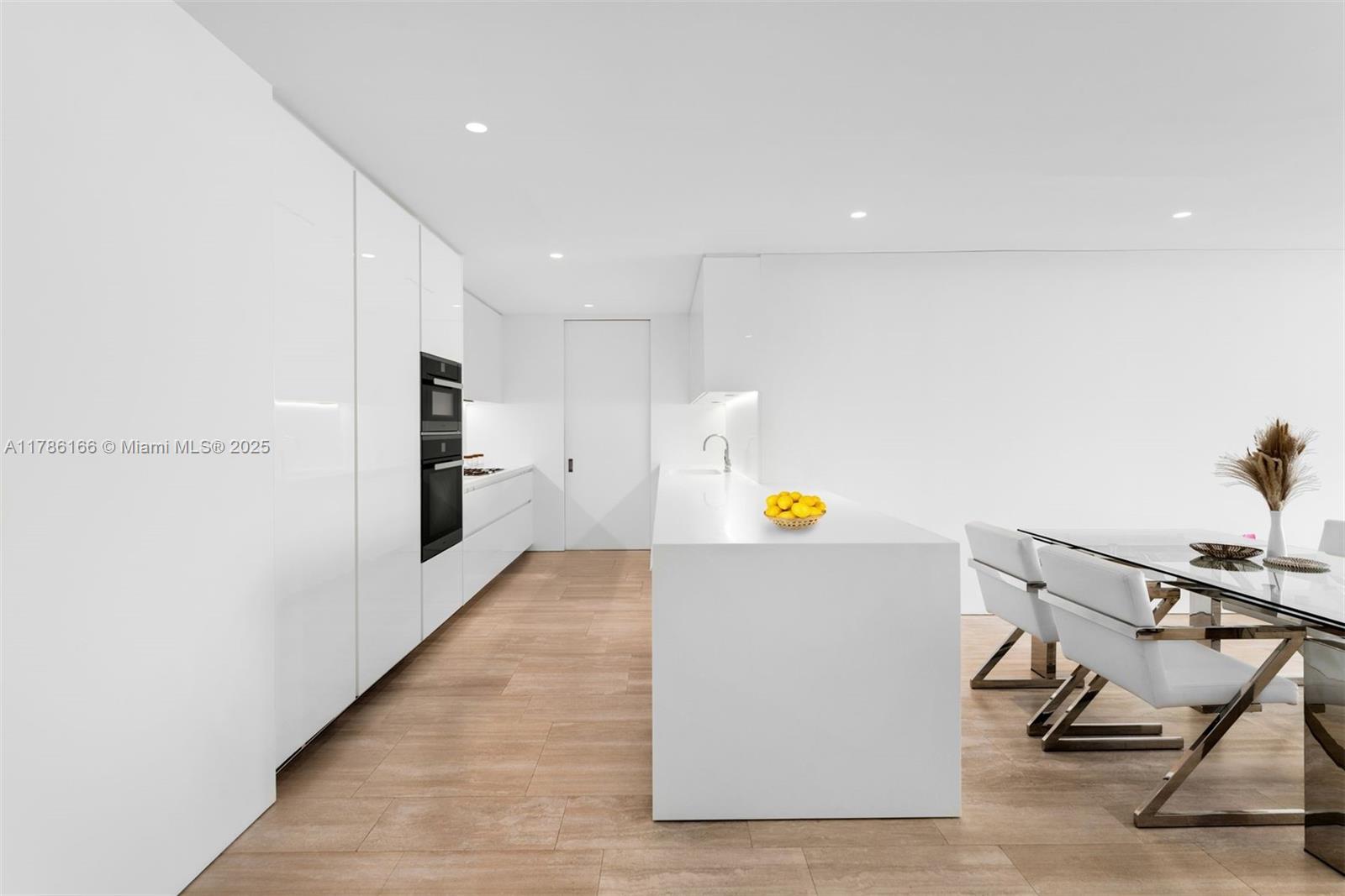 9001 Collins Ave S-406