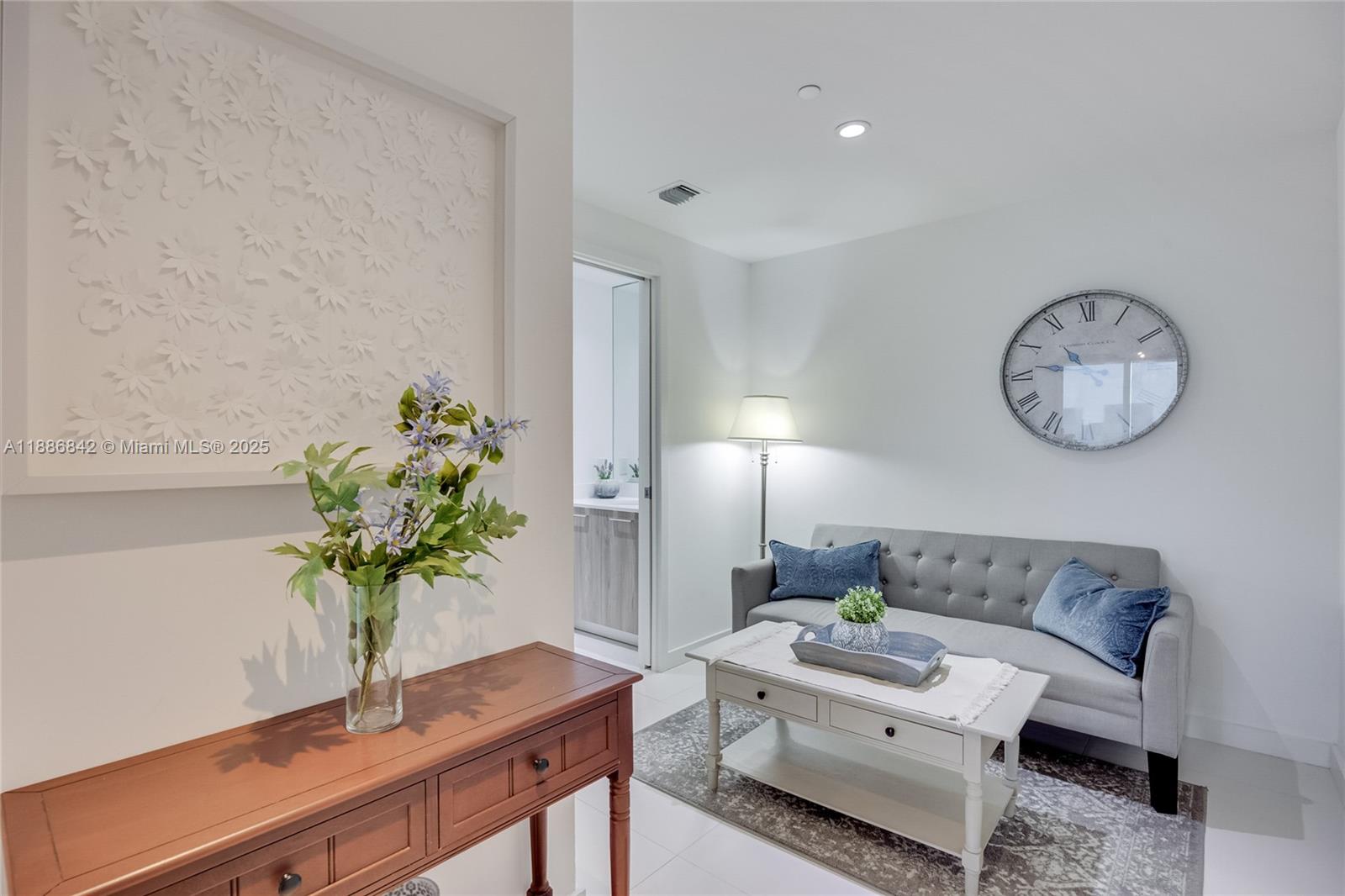 PARAISO BAYVIEWS CONDO - Residential