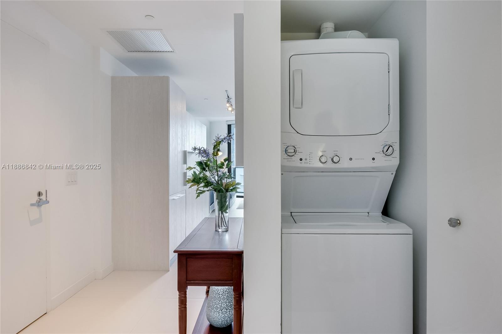 PARAISO BAYVIEWS CONDO - Residential