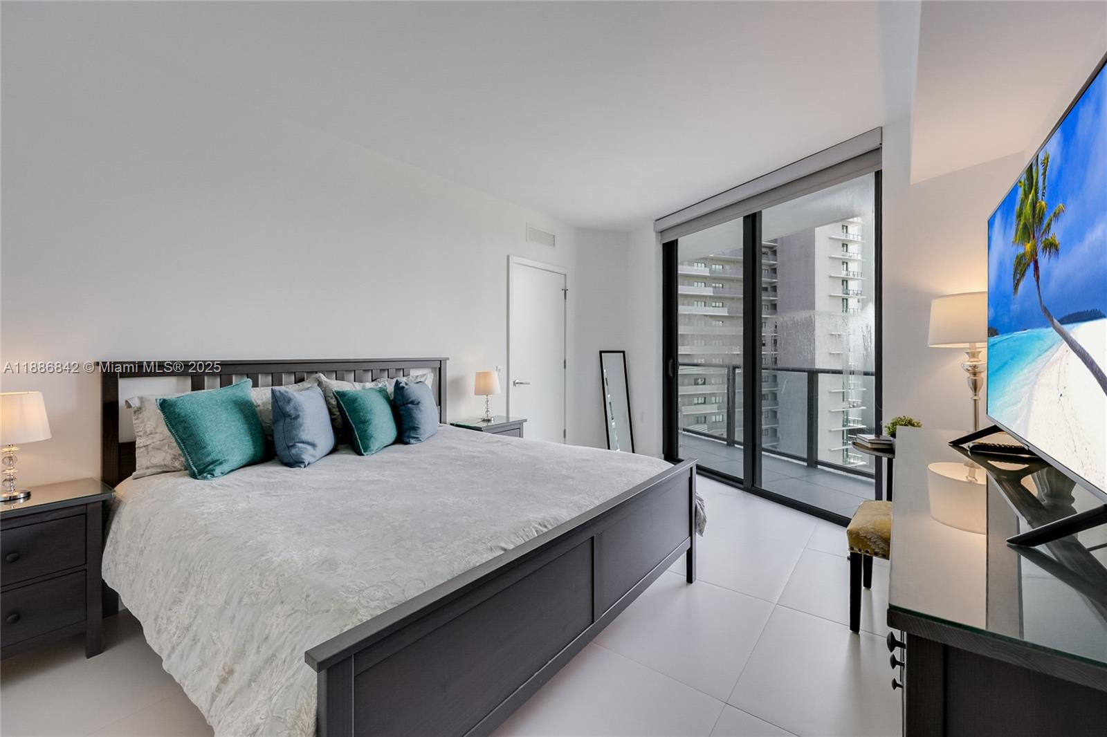 PARAISO BAYVIEWS CONDO - Residential