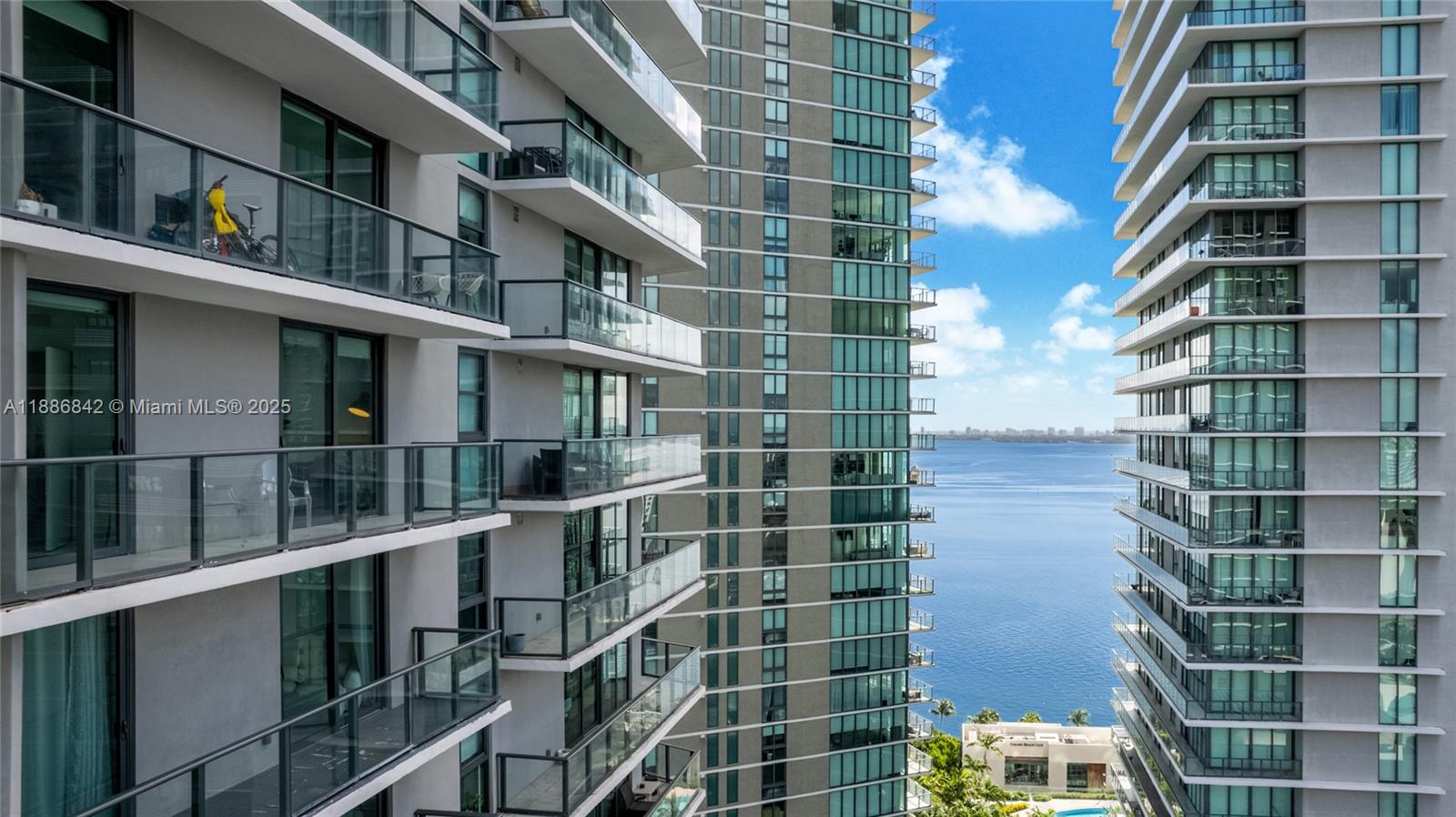 PARAISO BAYVIEWS CONDO - Residential