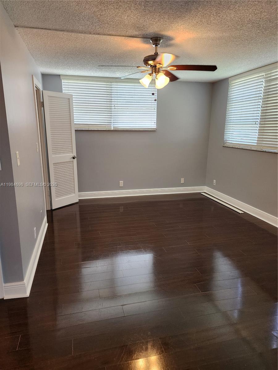 HOLLYBROOK GOLF AND - Residential