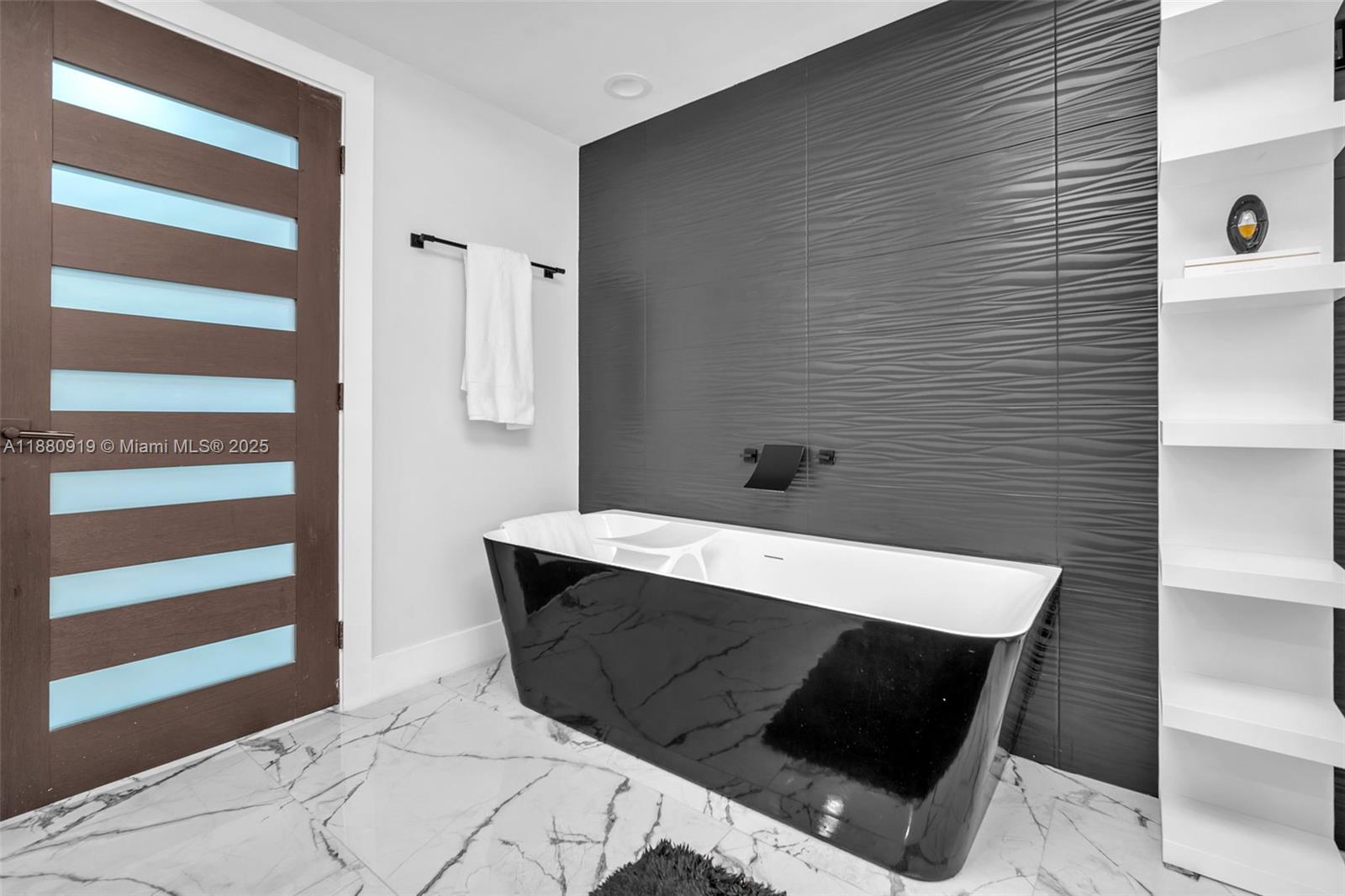 LAS OLAS RIVER HOUSE COND - Residential