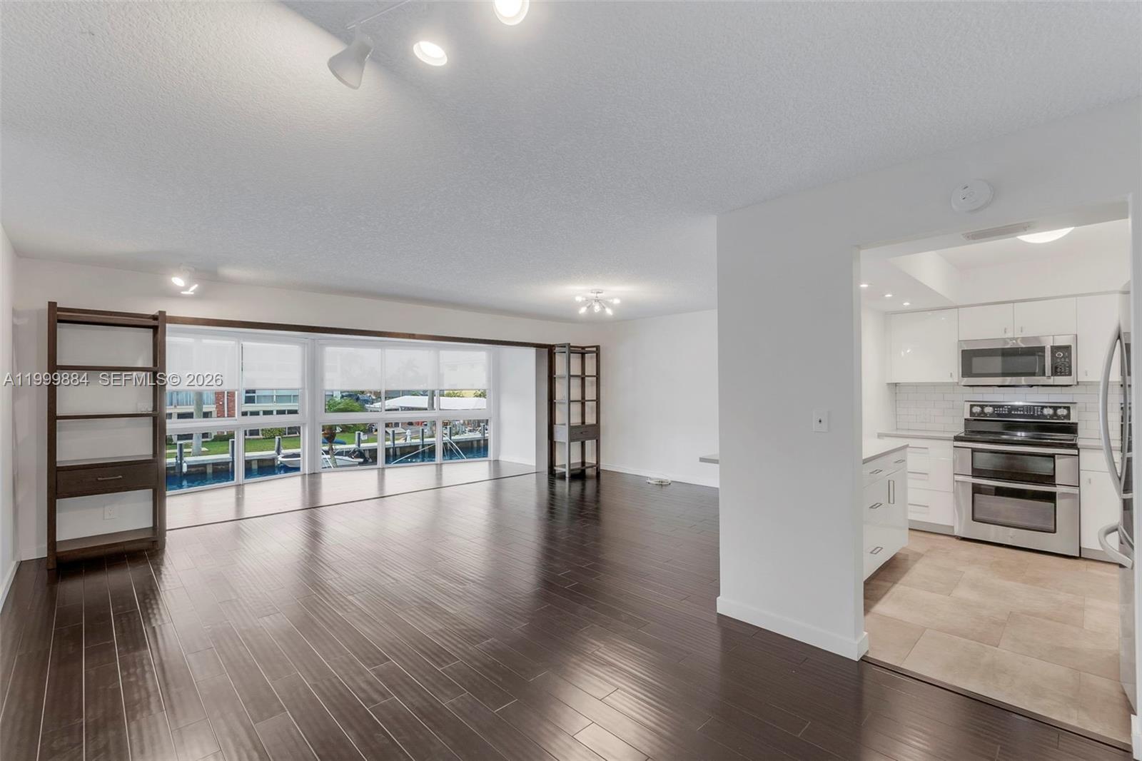 WINDSOR CONDO - Residential