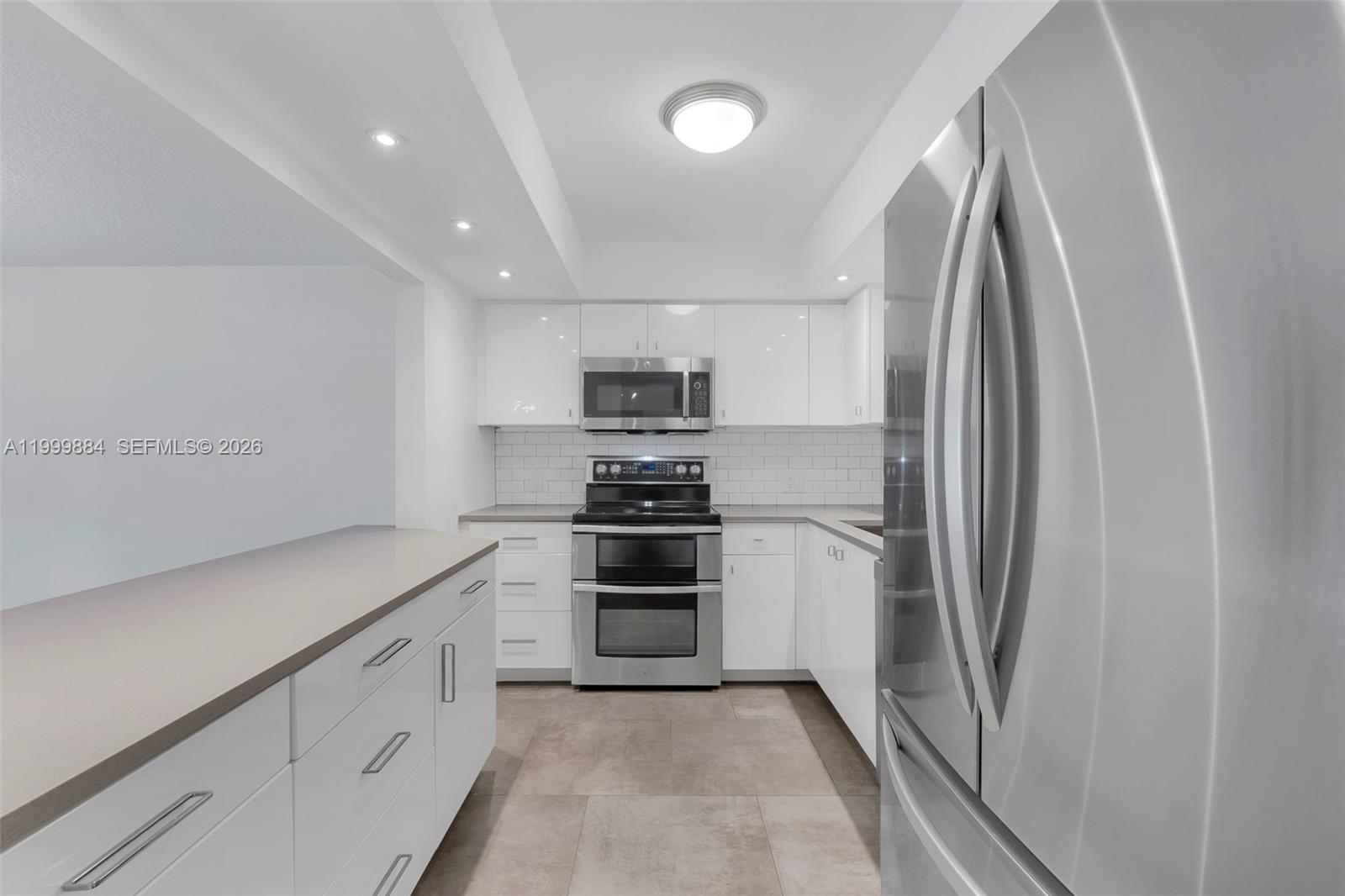 WINDSOR CONDO - Residential