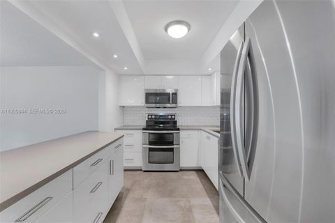 Tiny photo for 3050 NE 48th St #208, Fort Lauderdale, FL 33308 (MLS # A11999884)