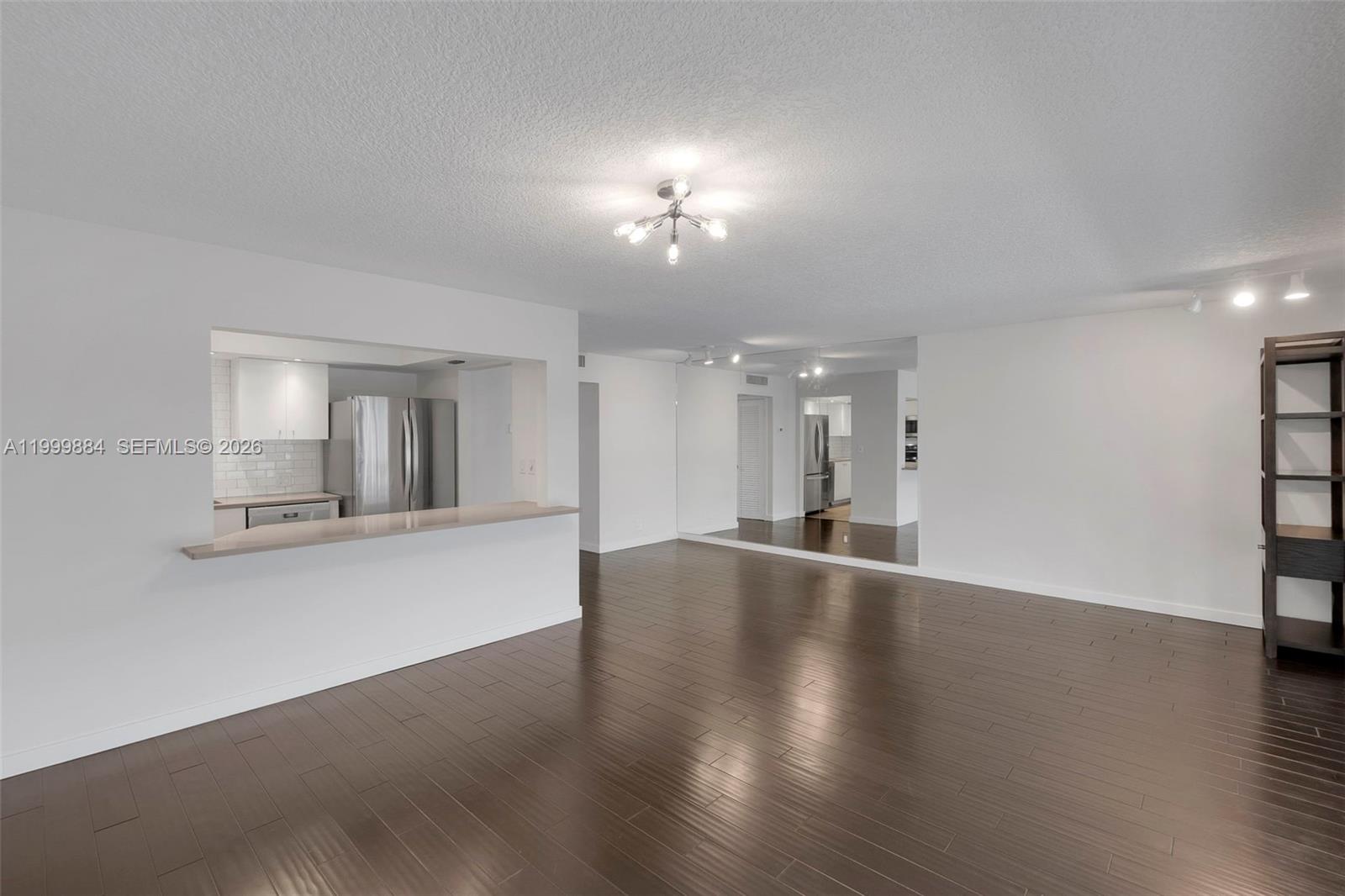 WINDSOR CONDO - Residential