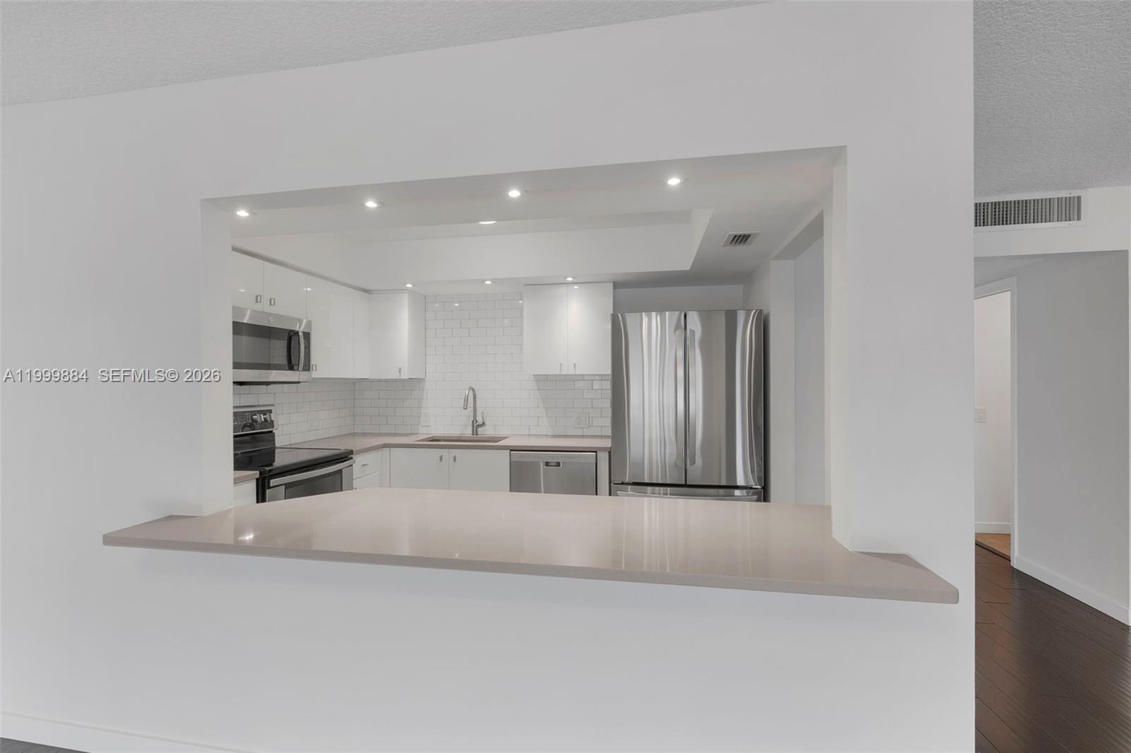 WINDSOR CONDO - Residential