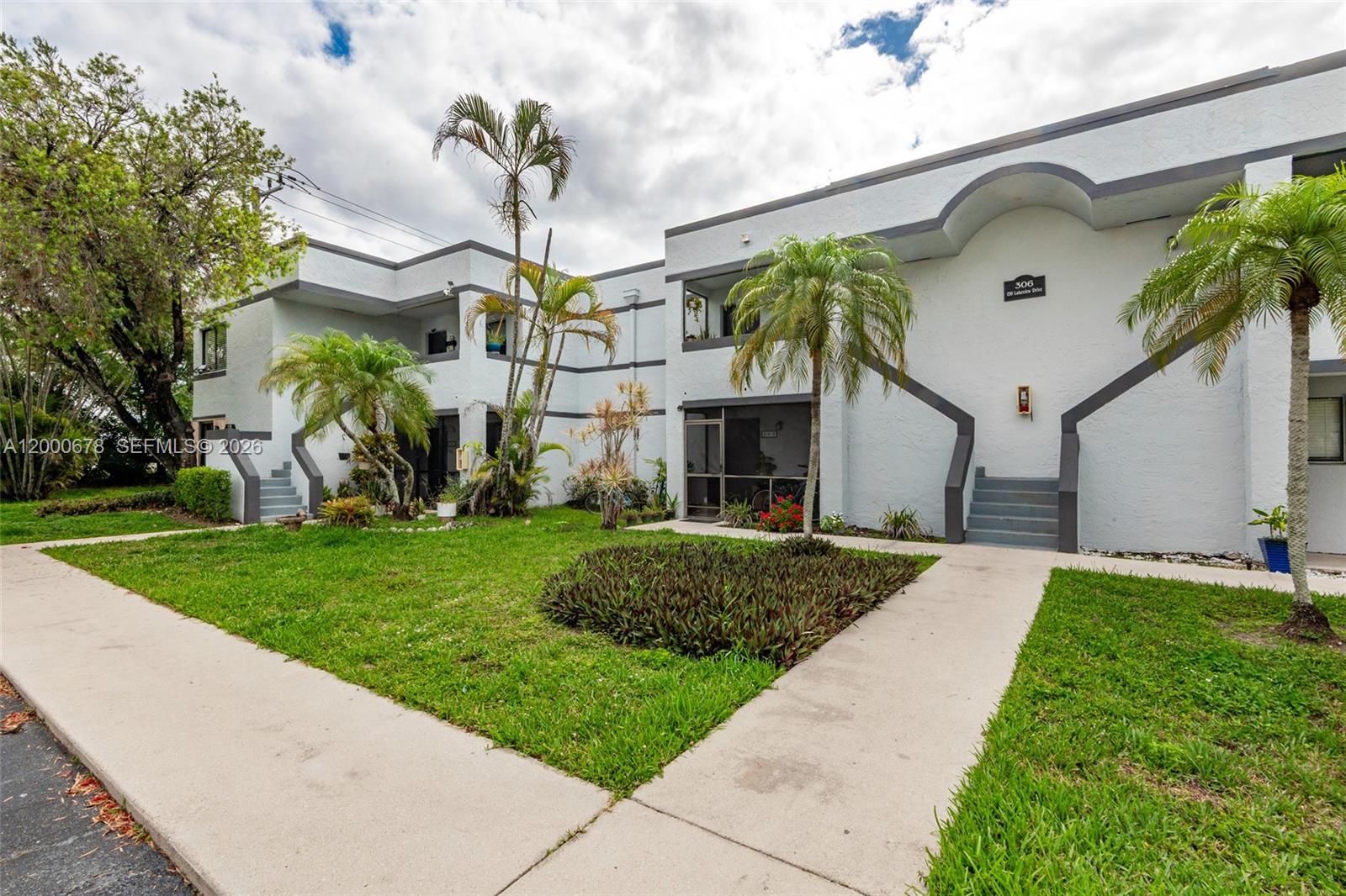 RACQUET CLUB VILLAGE APAR - Residential