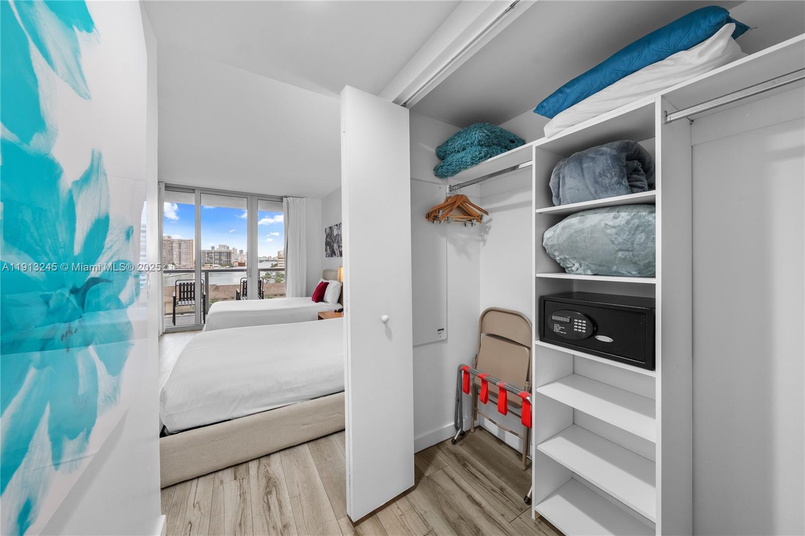 BEACHWALK CONDOMINIUM - Residential