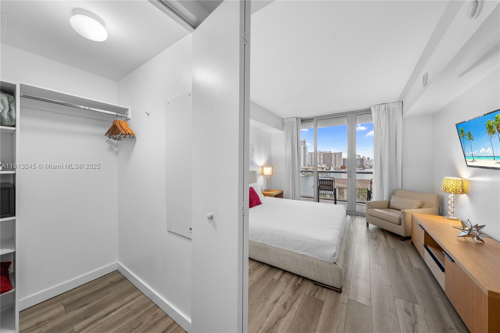 BEACHWALK CONDOMINIUM - Residential