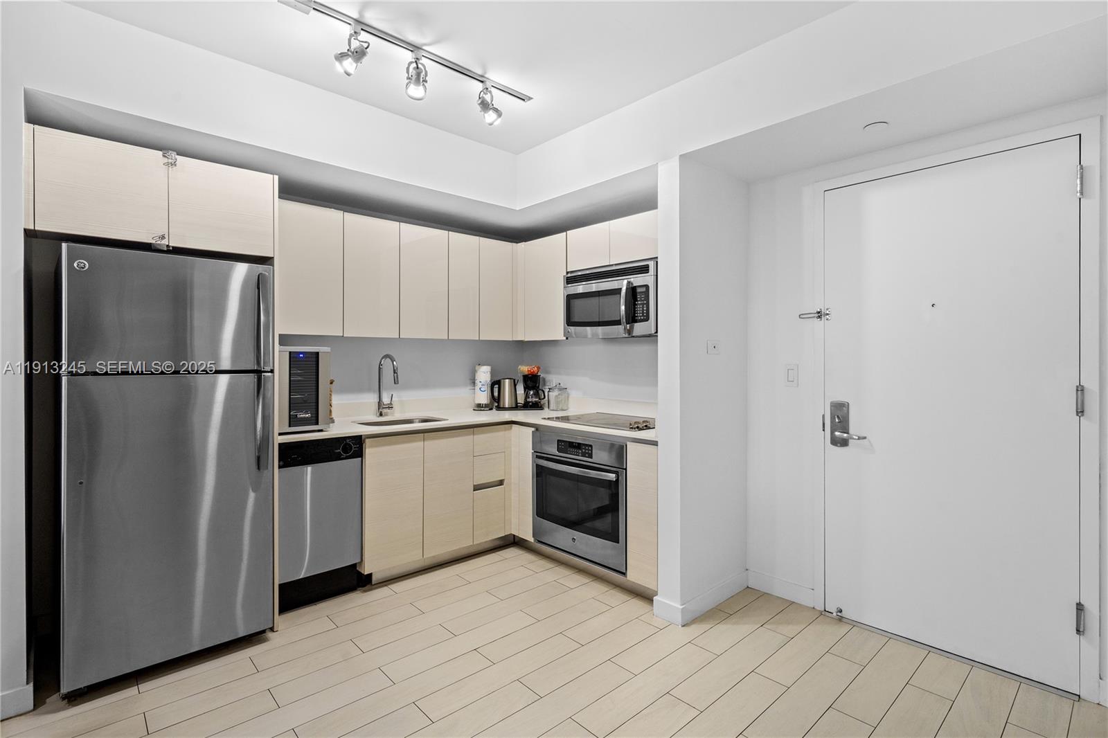 BEACHWALK CONDOMINIUM - Residential