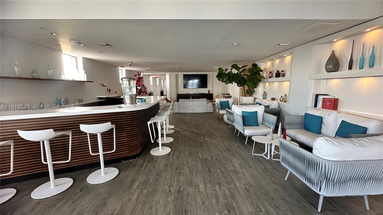 BEACHWALK CONDOMINIUM - Residential