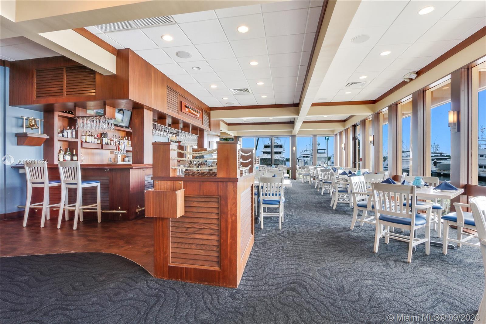 OLD PORT COVE LAKE POINT - Residential