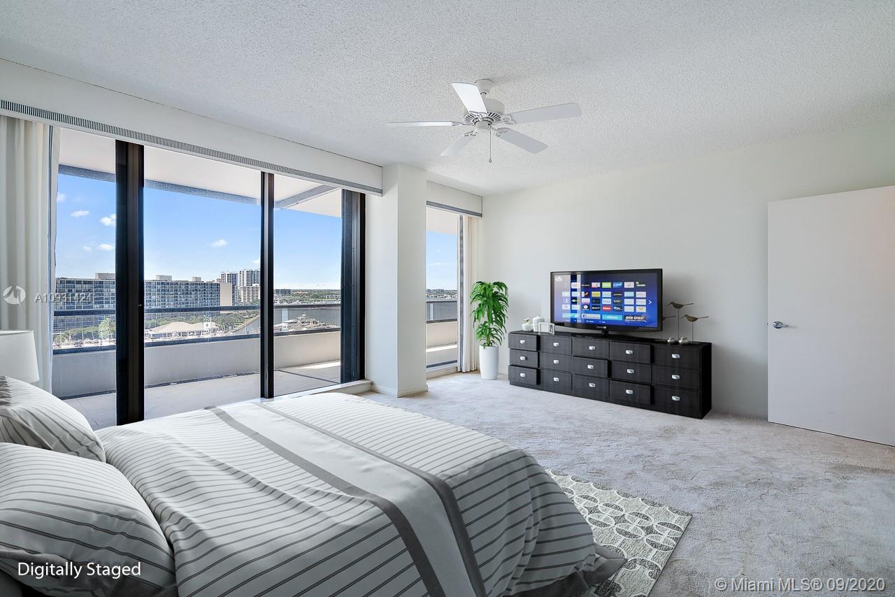 OLD PORT COVE LAKE POINT - Residential