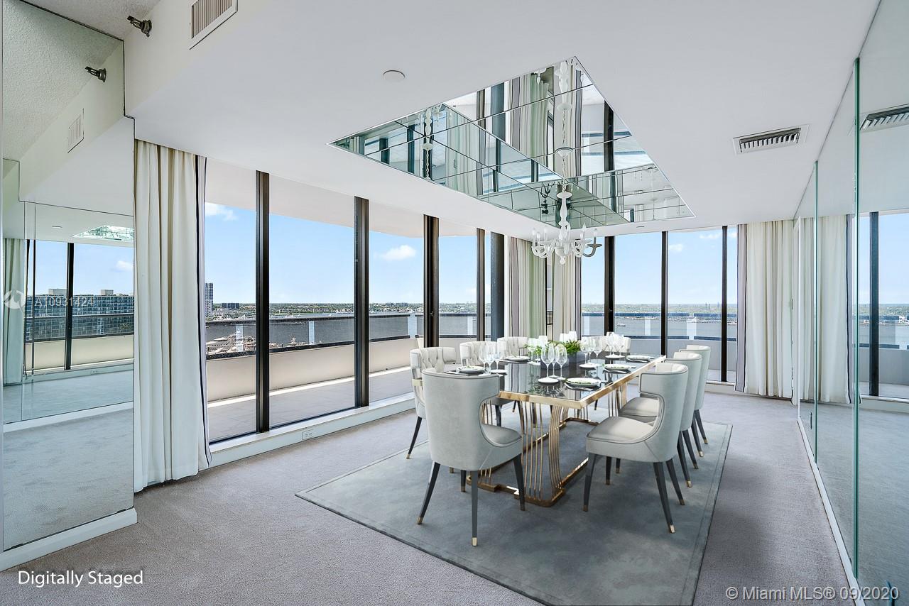 OLD PORT COVE LAKE POINT - Residential