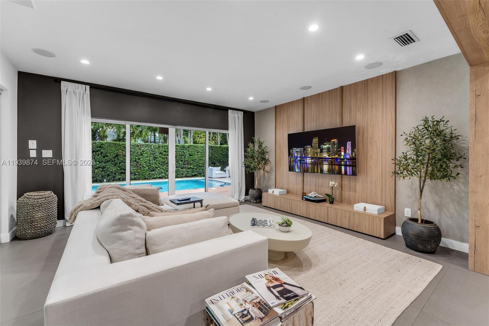 BAY HEIGHTS - Residential