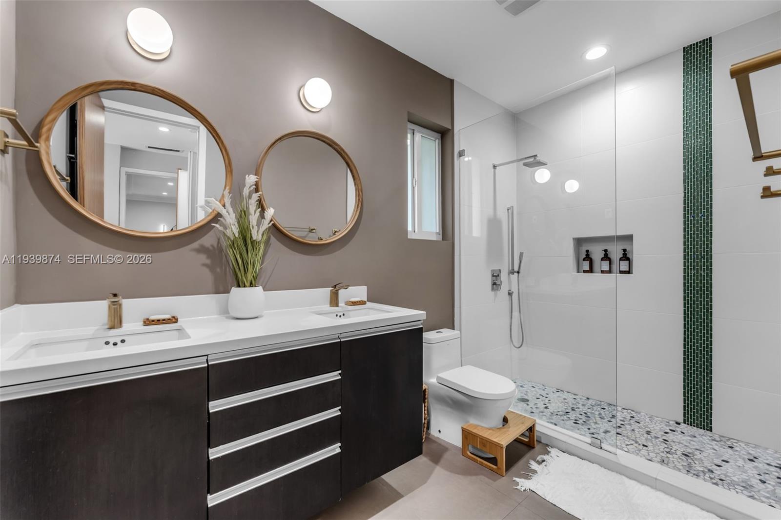 BAY HEIGHTS - Residential