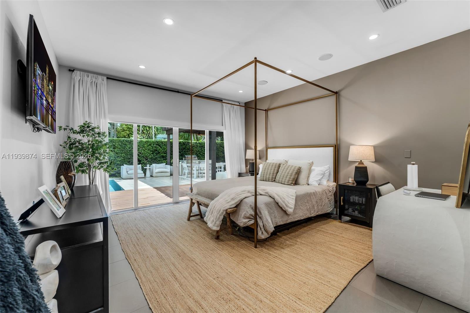 BAY HEIGHTS - Residential