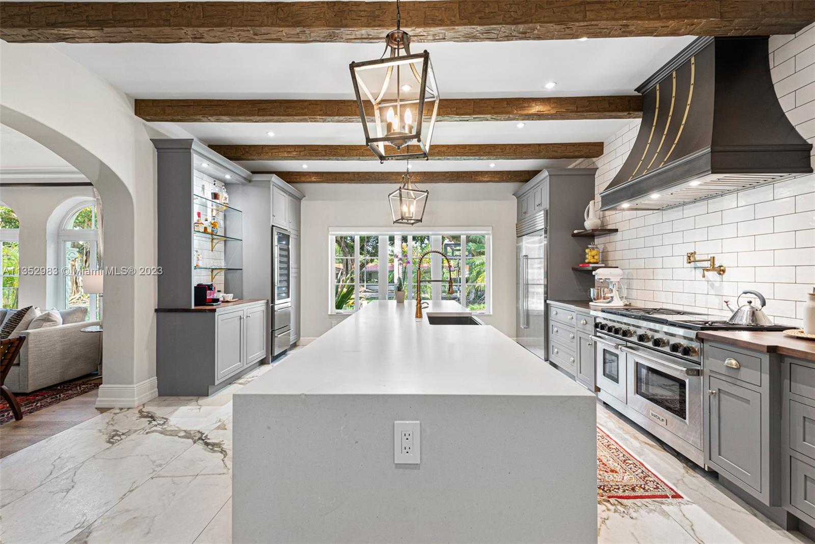 C GABLES COUNTRY CLUB SEC - Residential