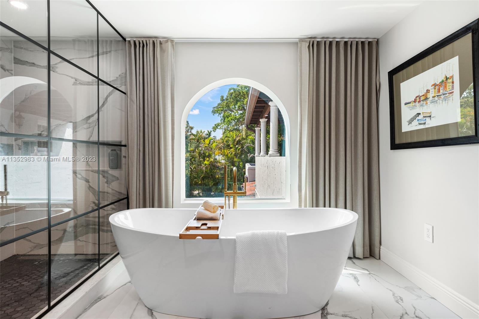 C GABLES COUNTRY CLUB SEC - Residential