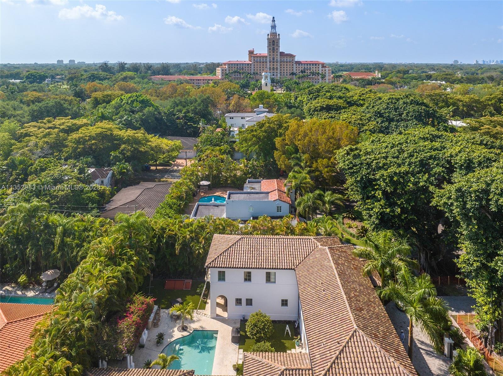 C GABLES COUNTRY CLUB SEC - Residential
