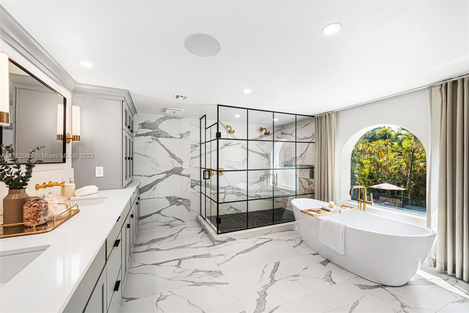 C GABLES COUNTRY CLUB SEC - Residential