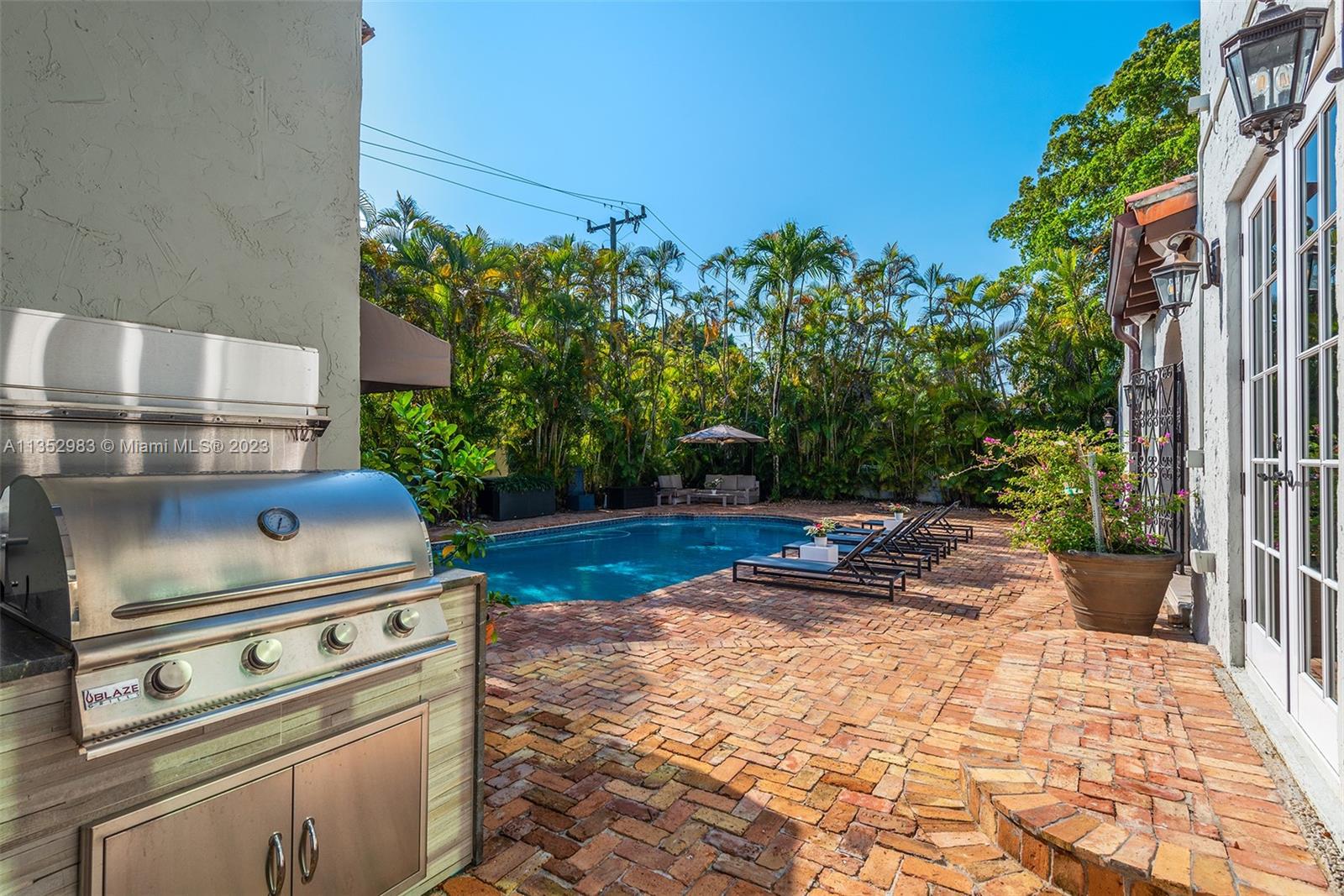 C GABLES COUNTRY CLUB SEC - Residential