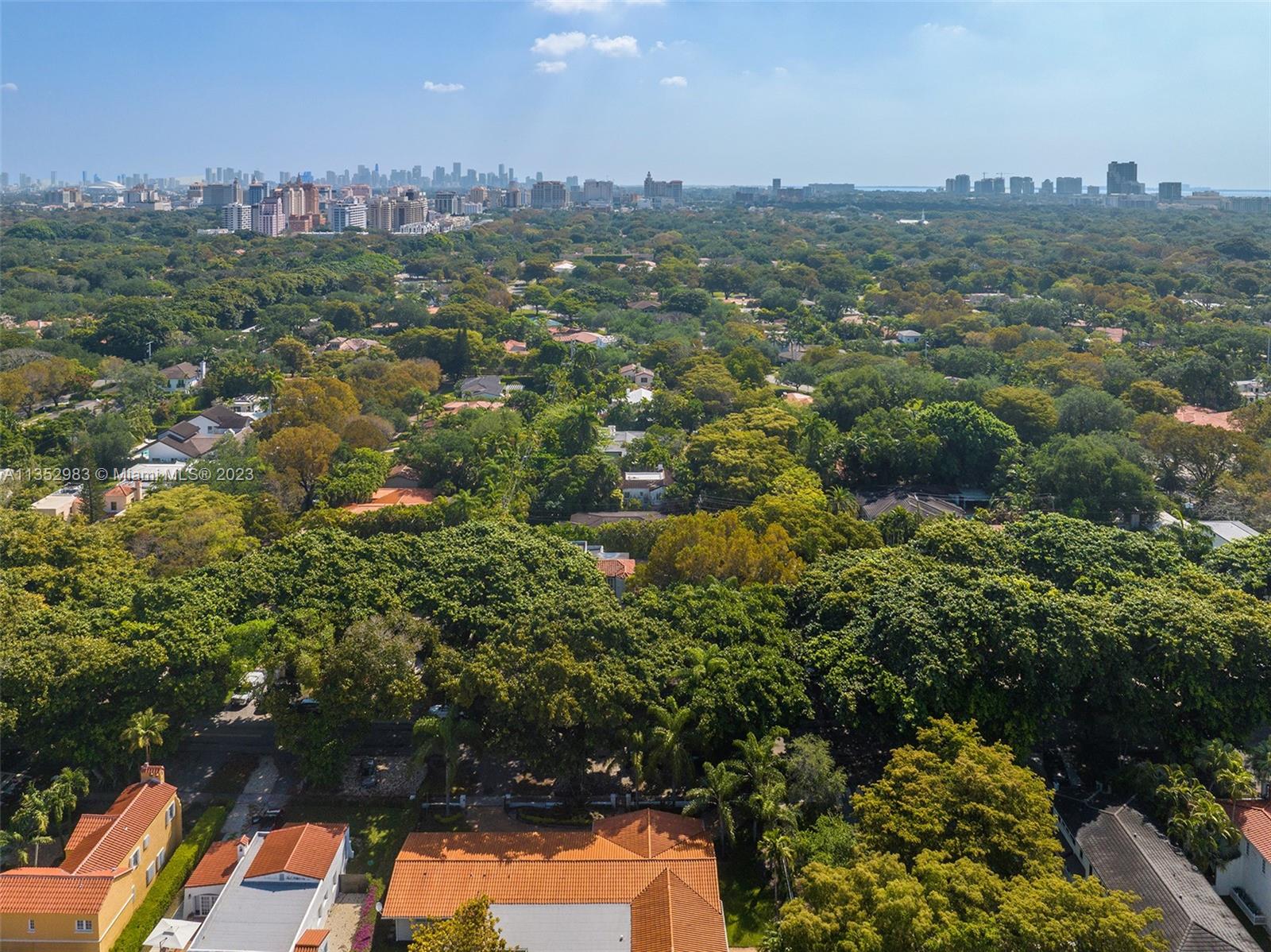 C GABLES COUNTRY CLUB SEC - Residential