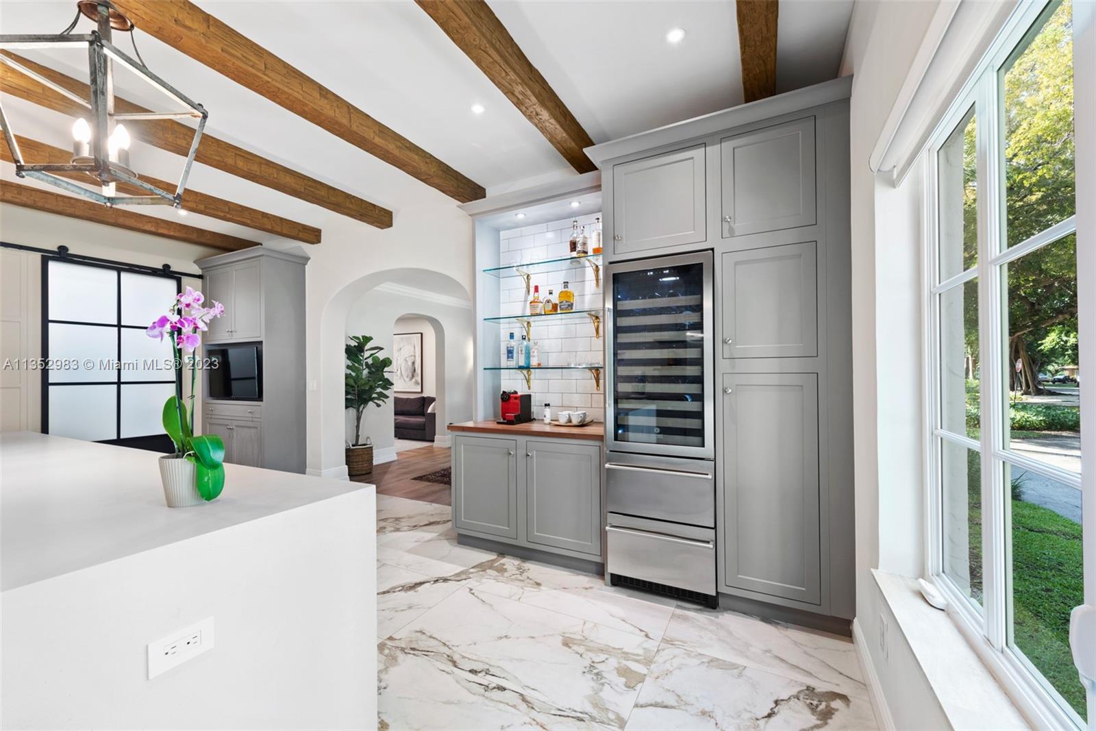 C GABLES COUNTRY CLUB SEC - Residential