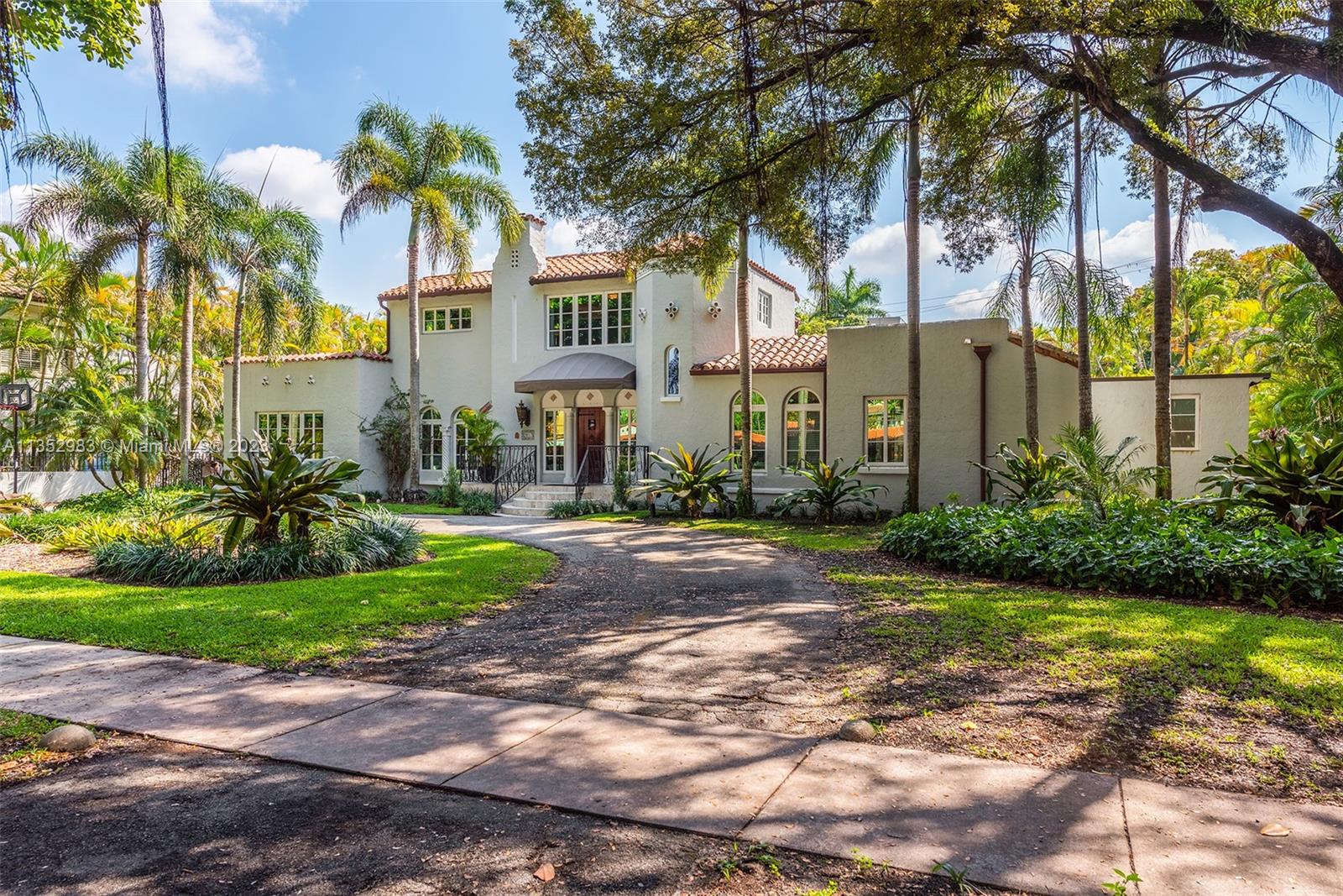 C GABLES COUNTRY CLUB SEC - Residential