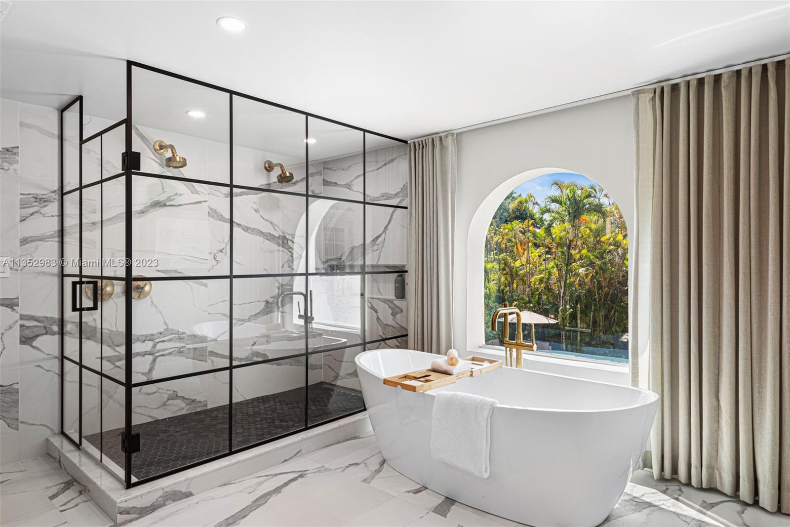 C GABLES COUNTRY CLUB SEC - Residential