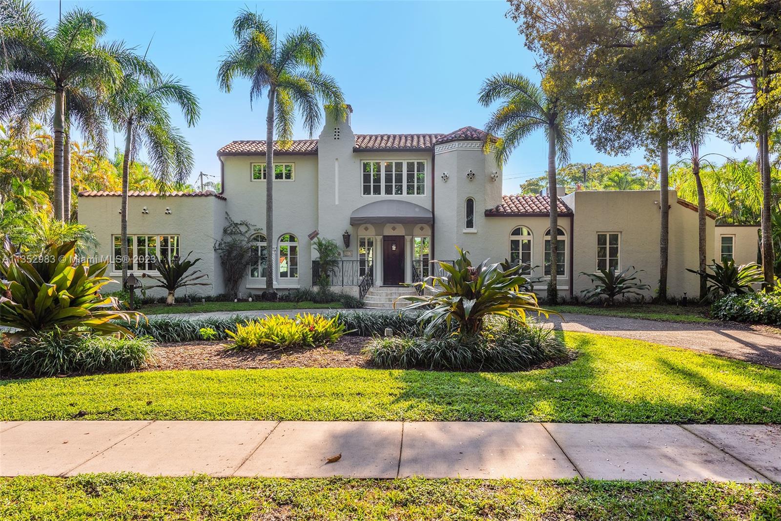 C GABLES COUNTRY CLUB SEC - Residential