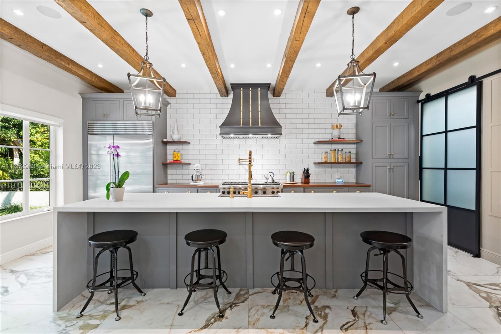 C GABLES COUNTRY CLUB SEC - Residential