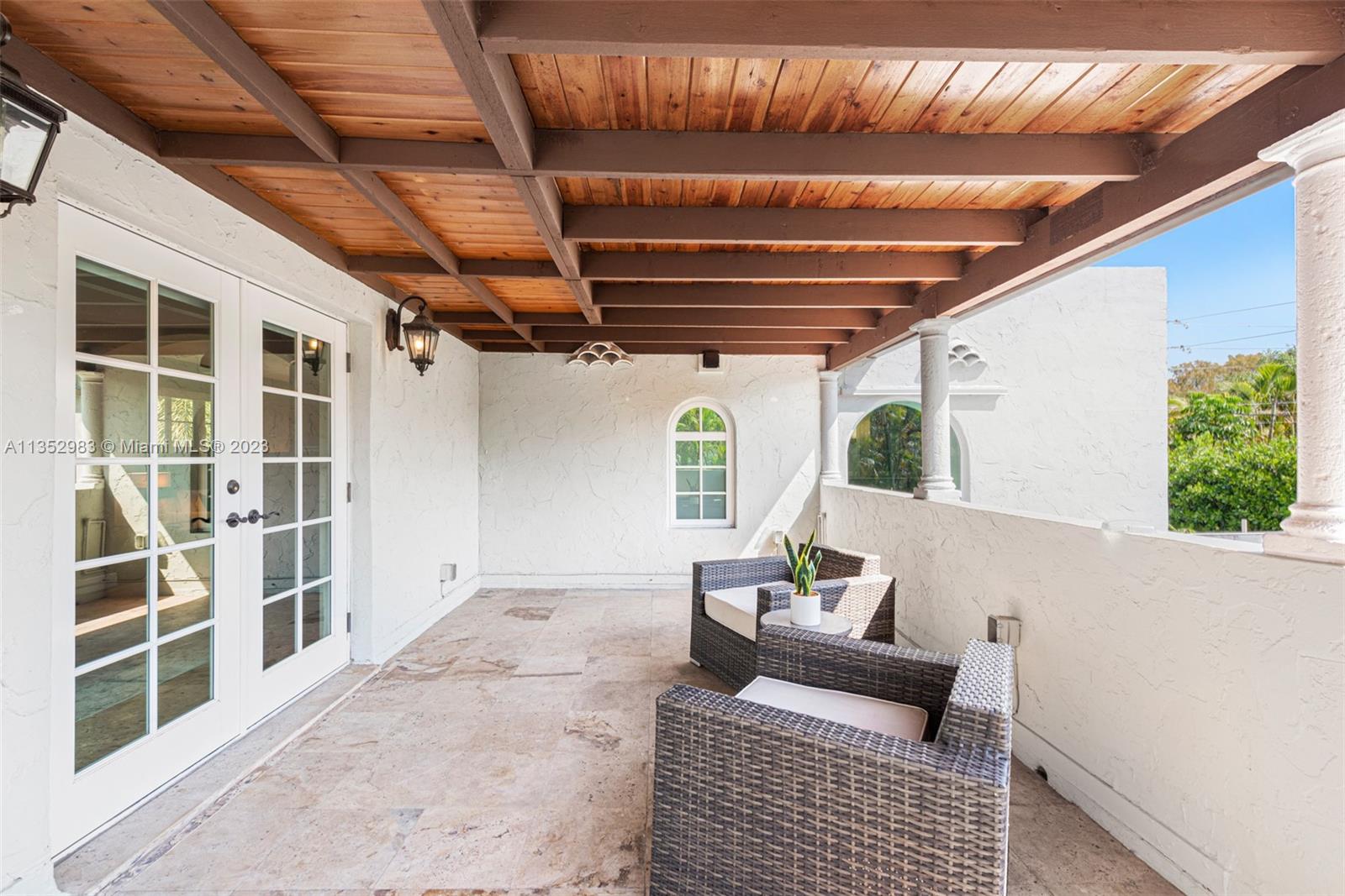 C GABLES COUNTRY CLUB SEC - Residential