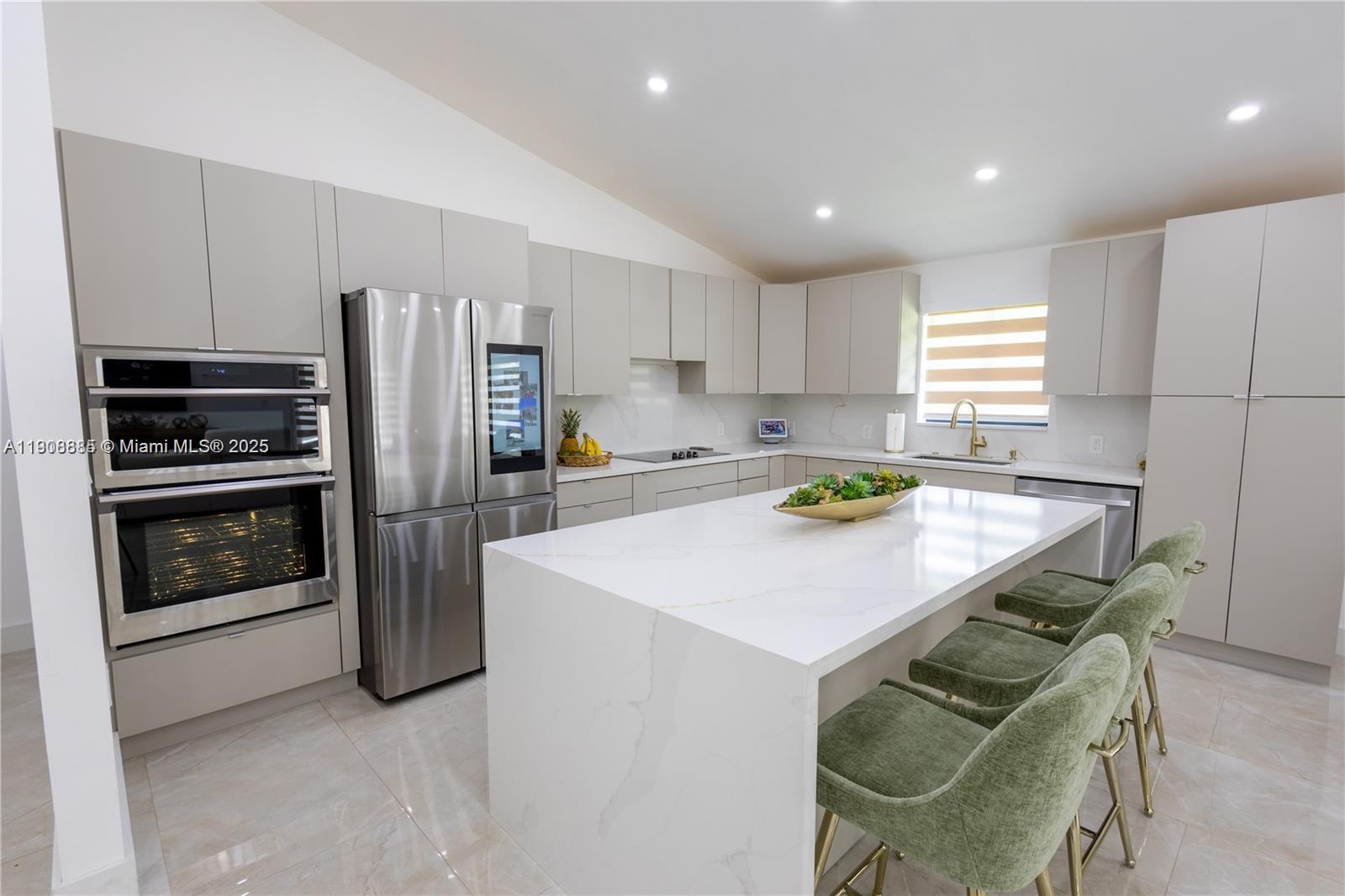 AMEND PLAT OF REDAVO ESTA - Residential