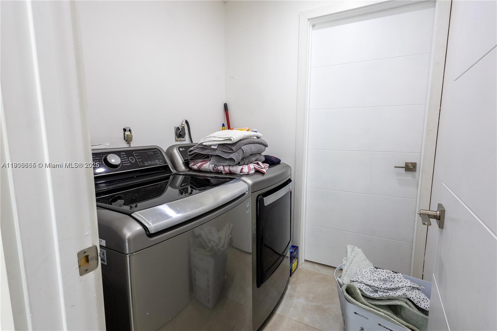 AMEND PLAT OF REDAVO ESTA - Residential