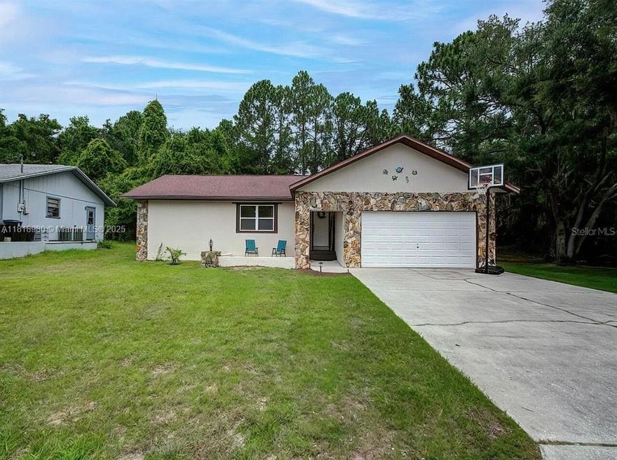 Investor special! This 3-bed, 2-bath home in Crystal River is a prime fix and flip with major updates already done—new roof and new HVAC. Interior needs full kitchen and bath remodels, drywall, and new flooring, giving rehabbers or investors a solid equity play. No HOA, attached garage, generous lot, and located in a quiet, established area. Perfect value-add project for those using cash or hard money. Strong ROI potential in a growing market—don’t miss this opportunity!