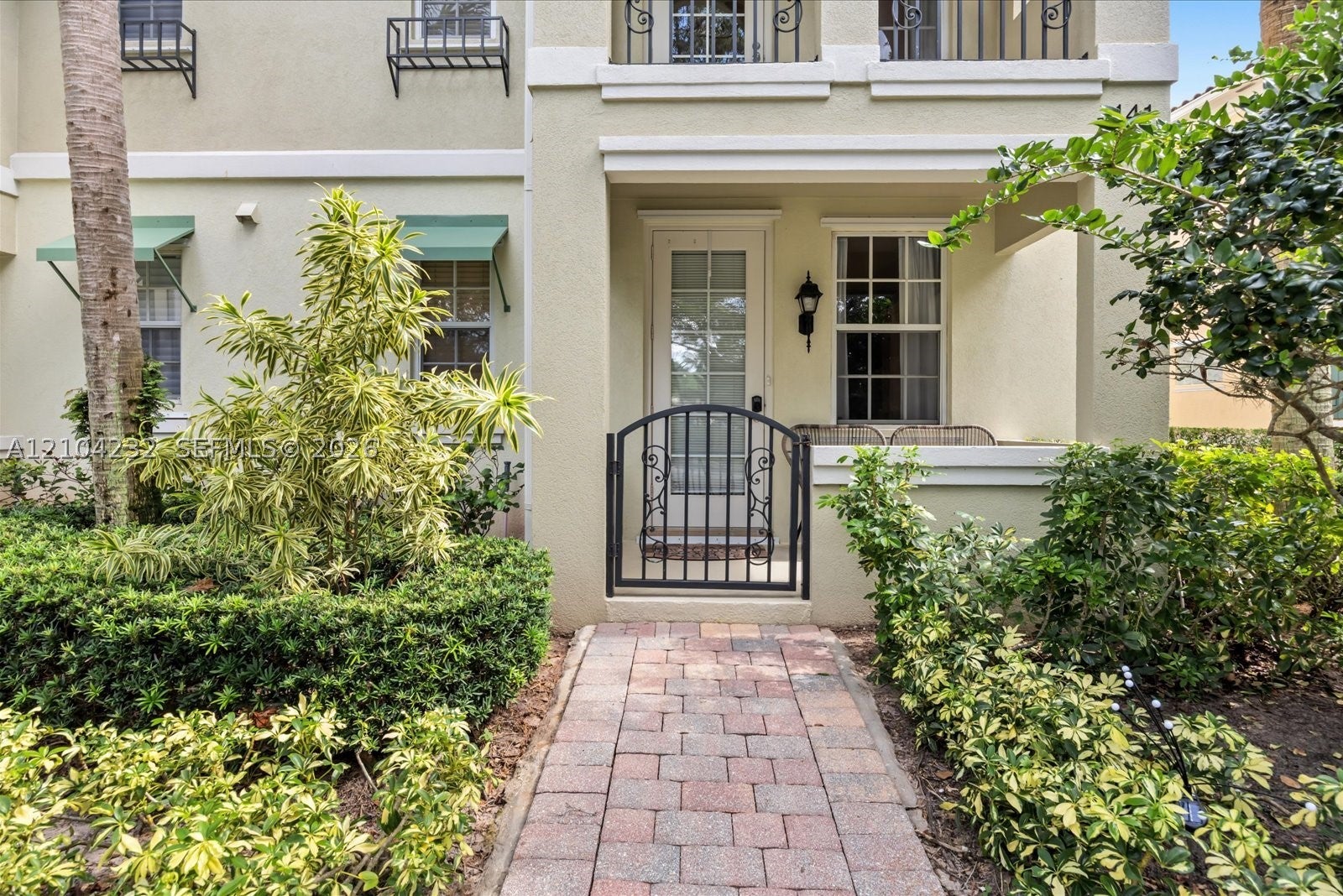 141 Rivinia Dr