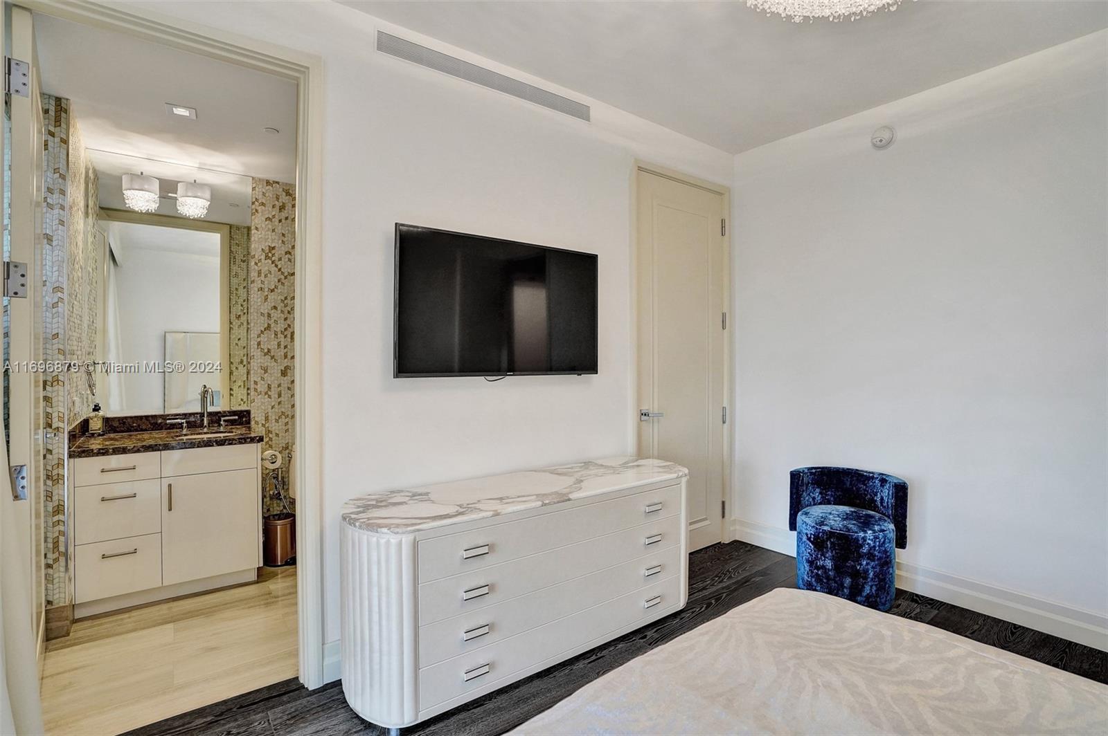 THE MANSIONS AT ACQUALINA - Residential